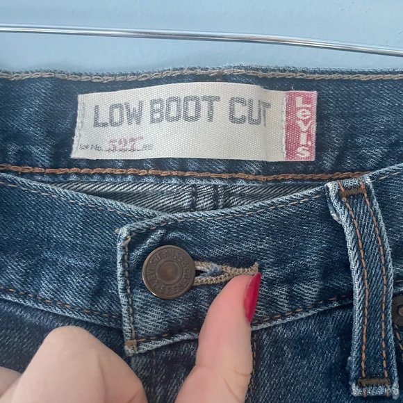 Levi’s 527 Low Boot Cut jeans - Picture 2 of 3